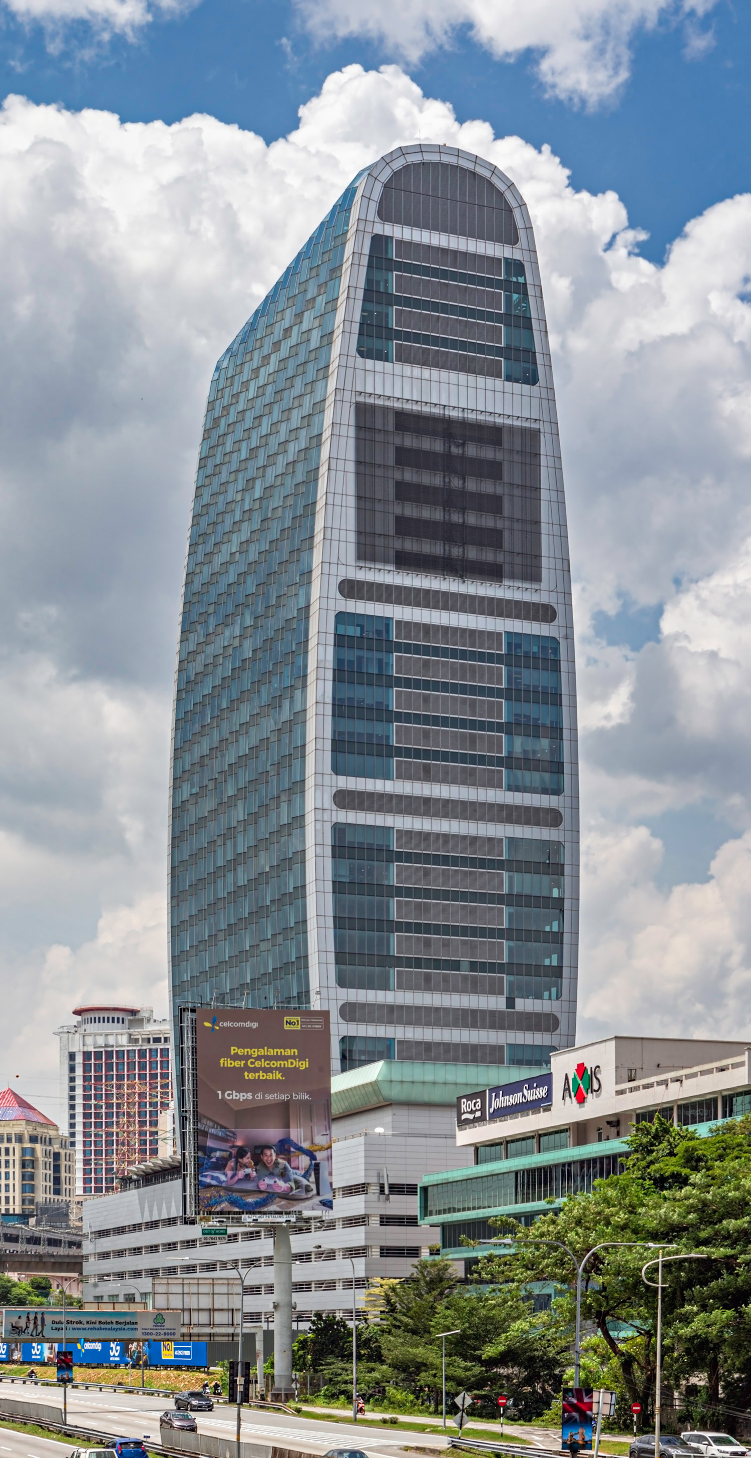 CelcomDigi Tower, Petaling Jaya - View from the west. © Mathias Beinling